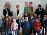 Kindergarten besucht Klinikclowns Fotoausstellung