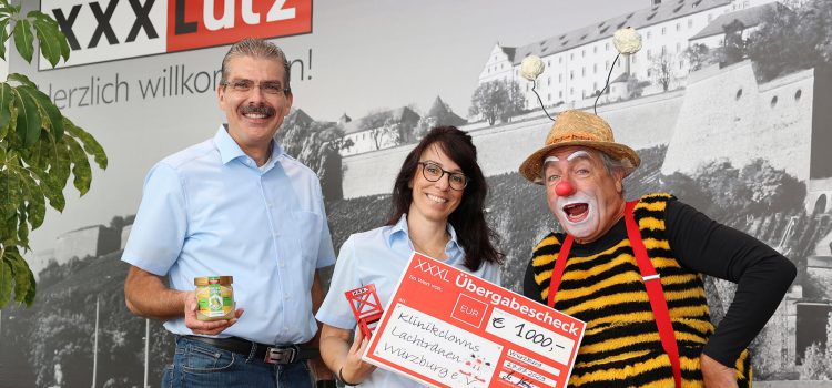 XXXLutz spendet 1000 Euro an die Würzburger Klinikclowns Lachtränen