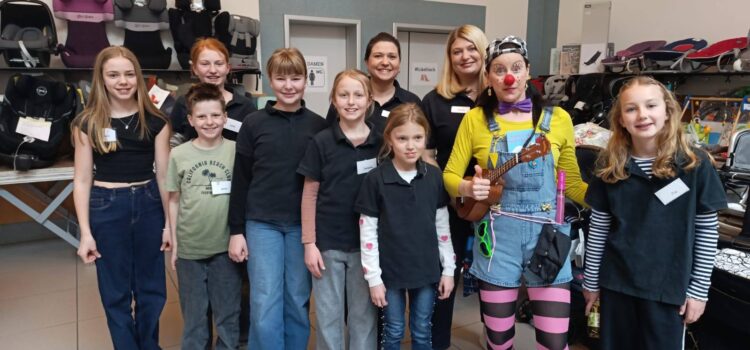 Kleider- und Spielzeugbasar Iphofen spendet 800 Euro an die Klinikclowns Würzburg