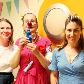 Erfolgreicher Kinderkleidermarkt in Veitshöchheim – 850 € Spende für die Klinikclowns – wir sagen DANKE Erfolgreicher Kinderkleidermarkt in Veitshöchheim – 850 € Spende für die Klinikclowns – wir sagen DANKE