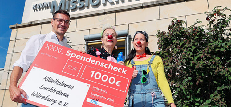 Tischkicker-Turnier bei XXXLutz bringt 1000 Euro für die Klinikclowns