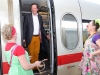 Dr. von Hirschhausen kommt mit der Bahn....der muß Humor haben...