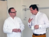 Zwei Aerzte beim Informationsaustausch Prof. Dr. Meyer ZOM Kinderchirungie und Dr. v. H